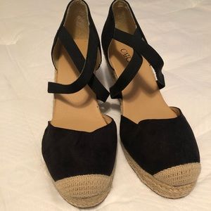 Barely worn! Black wedges!